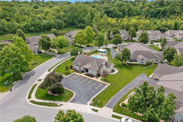 6024 NE KENSINGTON Court, Lee's Summit, MO 64064