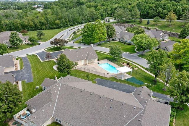 6024 NE KENSINGTON Court, Lee's Summit, MO 64064