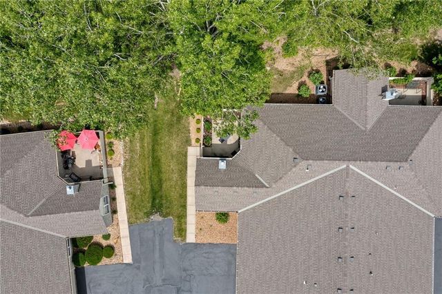 6024 NE KENSINGTON Court, Lee's Summit, MO 64064