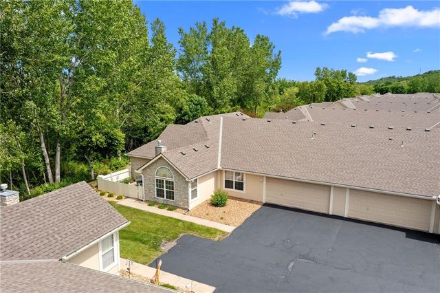 6024 NE KENSINGTON Court, Lee's Summit, MO 64064