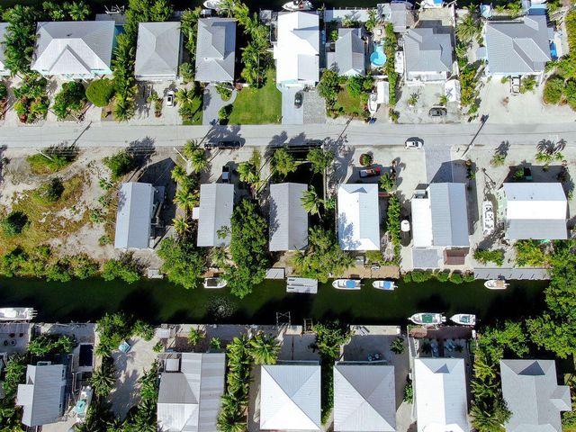 27394 Saint Lucie Lane, Ramrod Key, FL 33042