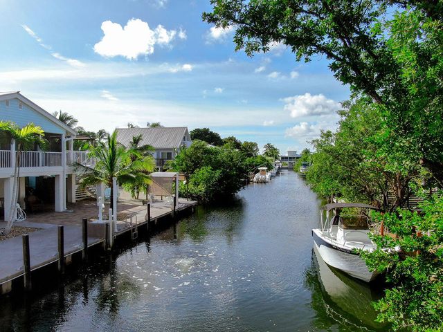 27394 Saint Lucie Lane, Ramrod Key, FL 33042