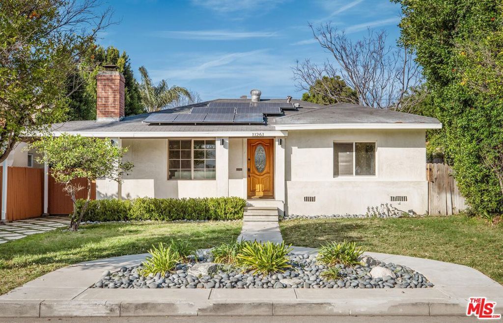 11261 Blix Street, North Hollywood, CA 91602