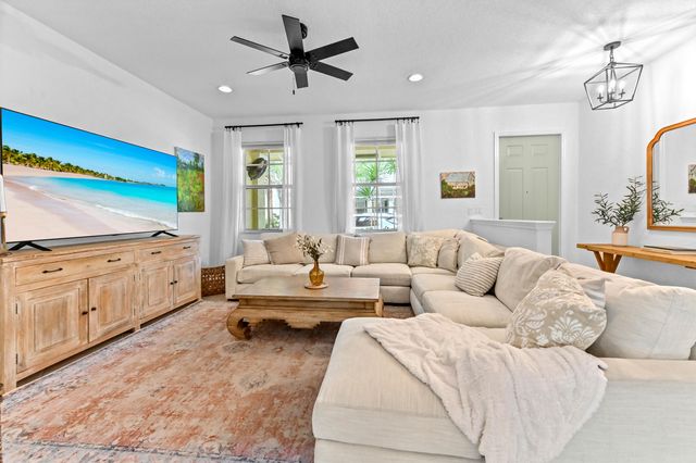 1132 NW 18th Avenue, Boca Raton, FL 33486