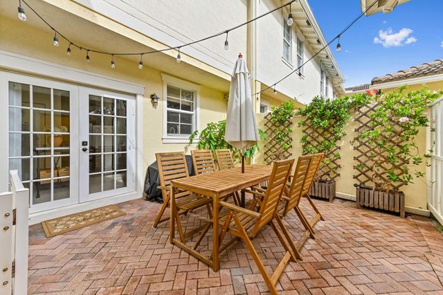 1132 NW 18th Avenue, Boca Raton, FL 33486