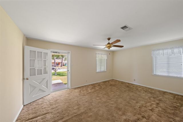 613 Grantham Road, Baytown, TX 77521