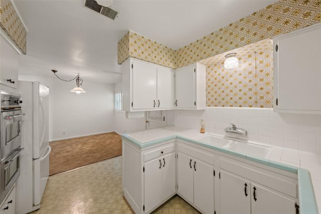 613 Grantham Road, Baytown, TX 77521