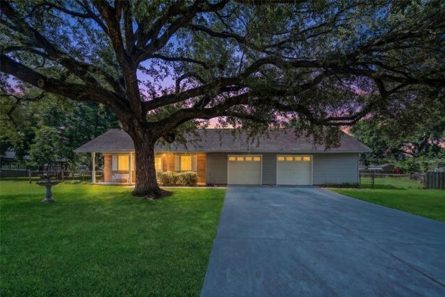 613 Grantham Road, Baytown, TX 77521