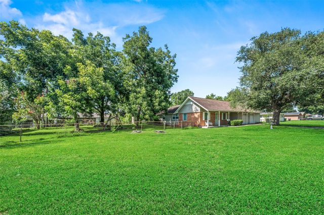 613 Grantham Road, Baytown, TX 77521
