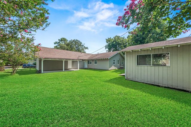 613 Grantham Road, Baytown, TX 77521
