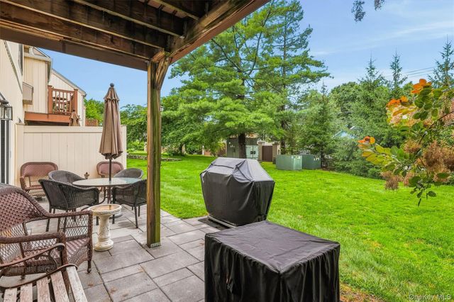 1 Kings Court A, Mohegan Lake, NY 10547