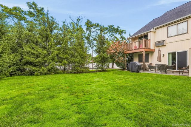 1 Kings Court A, Mohegan Lake, NY 10547