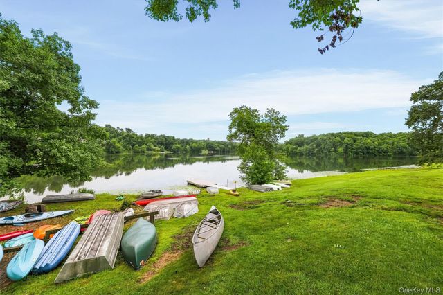 1 Kings Court A, Mohegan Lake, NY 10547
