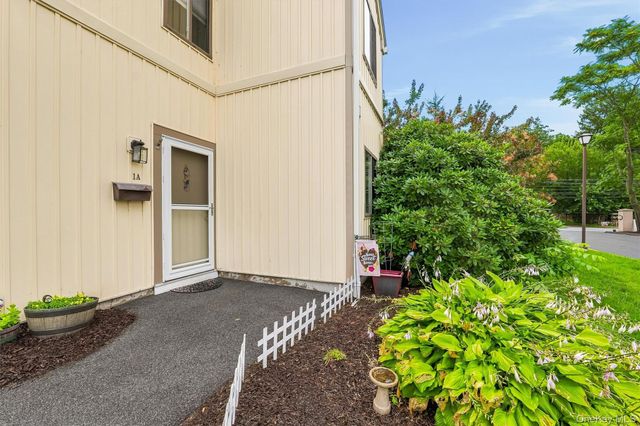 1 Kings Court A, Mohegan Lake, NY 10547