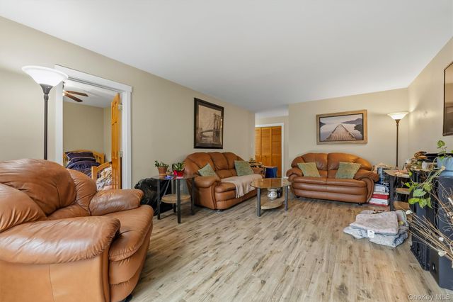 1 Kings Court A, Mohegan Lake, NY 10547