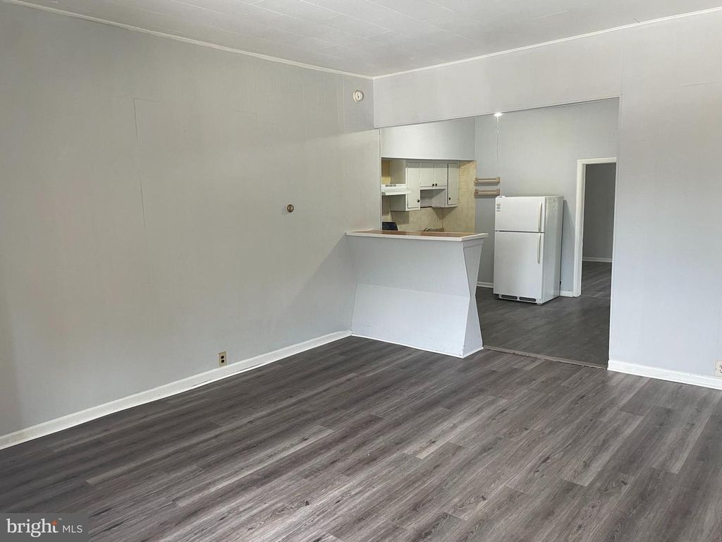 132 N KING ST #A, Gloucester City, NJ 08030