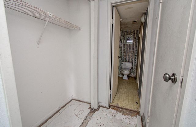 3015 Walnut Bend Lane 24, Houston, TX 77042