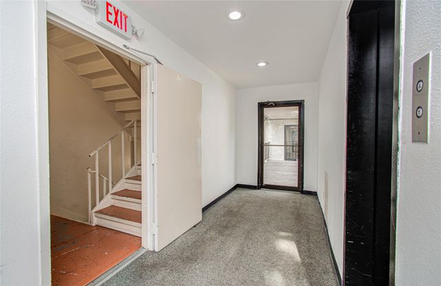 3015 Walnut Bend Lane 24, Houston, TX 77042