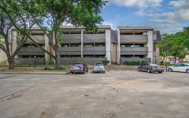 3015 Walnut Bend Lane 24, Houston, TX 77042