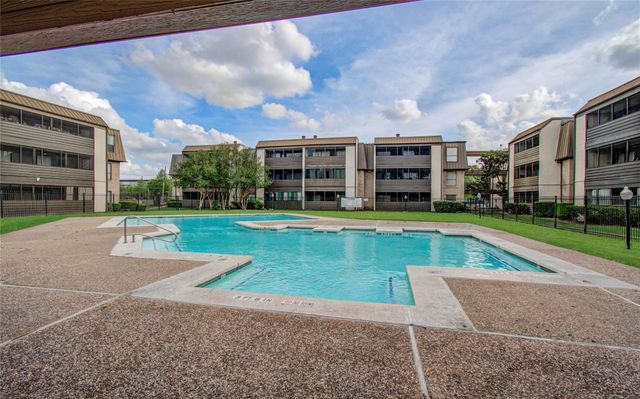 3015 Walnut Bend Lane 24, Houston, TX 77042