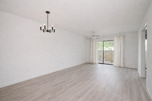 3015 Walnut Bend Lane 24, Houston, TX 77042