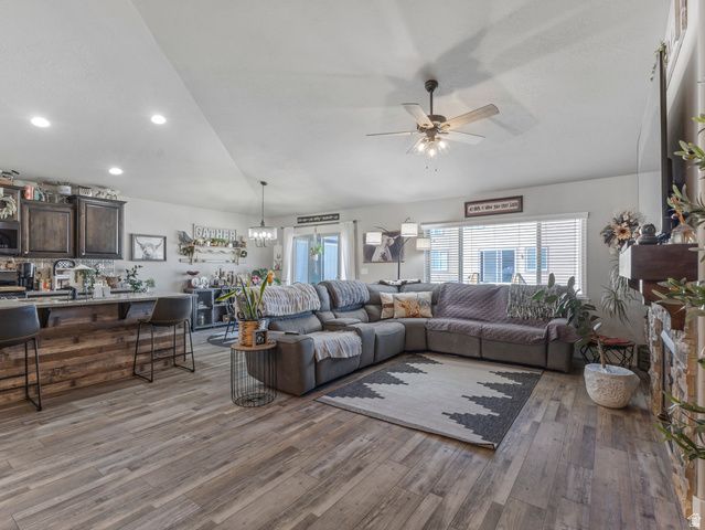 7787 N SECRETARIAT RD, Eagle Mountain, UT 84005