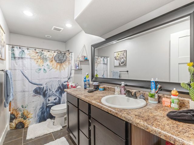 7787 N SECRETARIAT RD, Eagle Mountain, UT 84005