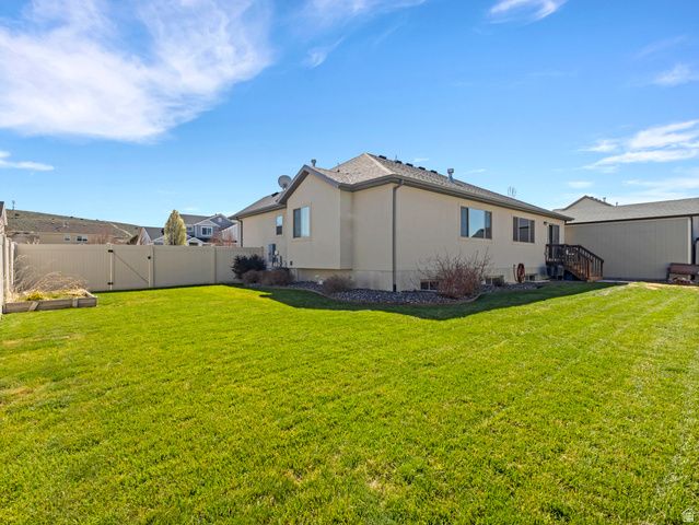 7787 N SECRETARIAT RD, Eagle Mountain, UT 84005