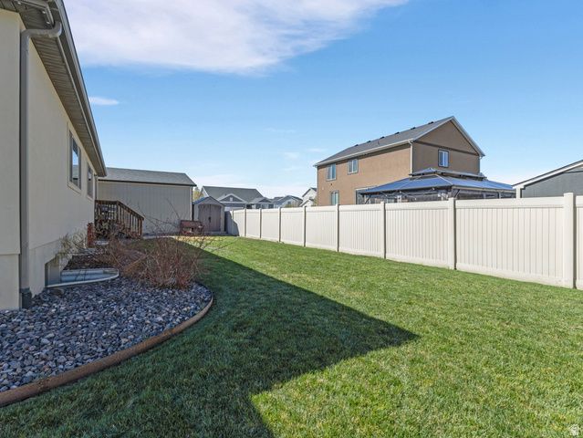 7787 N SECRETARIAT RD, Eagle Mountain, UT 84005