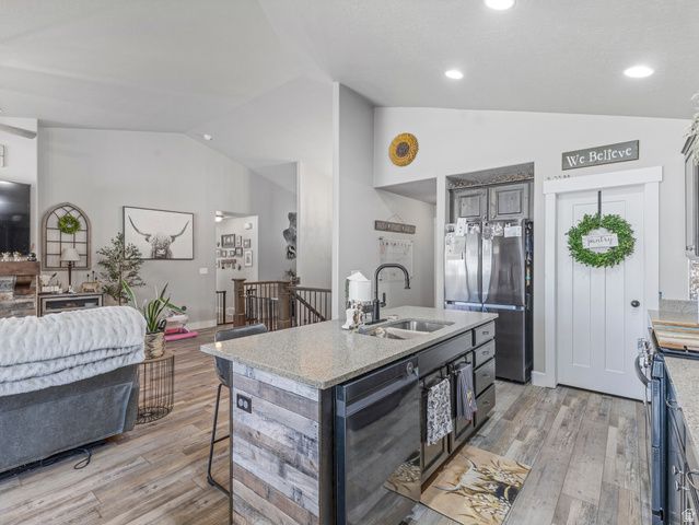 7787 N SECRETARIAT RD, Eagle Mountain, UT 84005