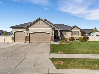 7787 N SECRETARIAT RD, Eagle Mountain, UT 84005