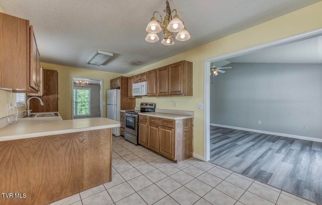 183 Royal Oaks Drive, Jonesborough, TN 37659