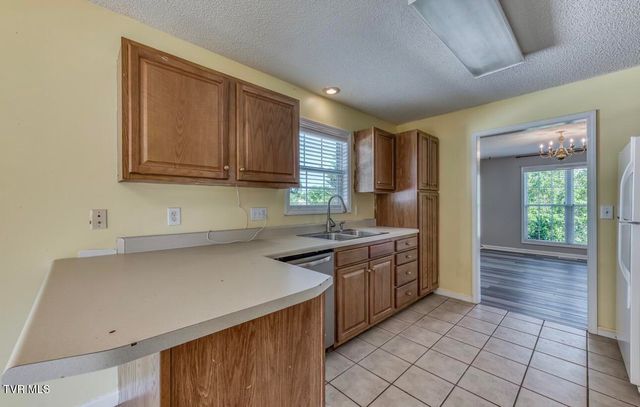 183 Royal Oaks Drive, Jonesborough, TN 37659