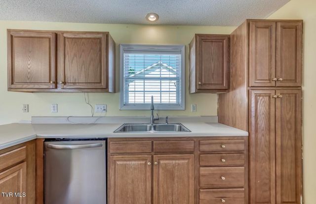 183 Royal Oaks Drive, Jonesborough, TN 37659