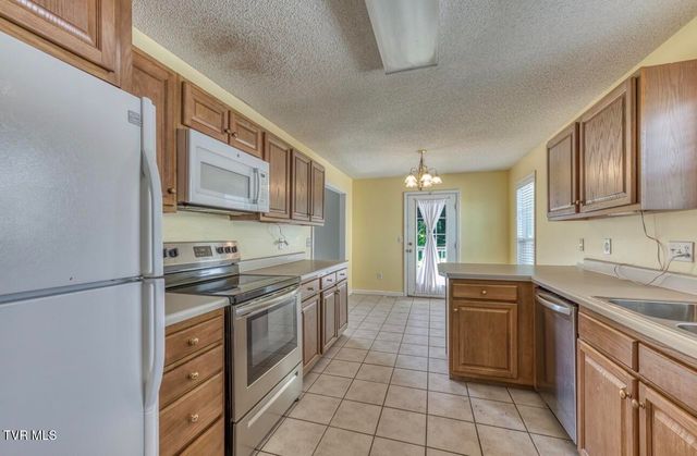 183 Royal Oaks Drive, Jonesborough, TN 37659