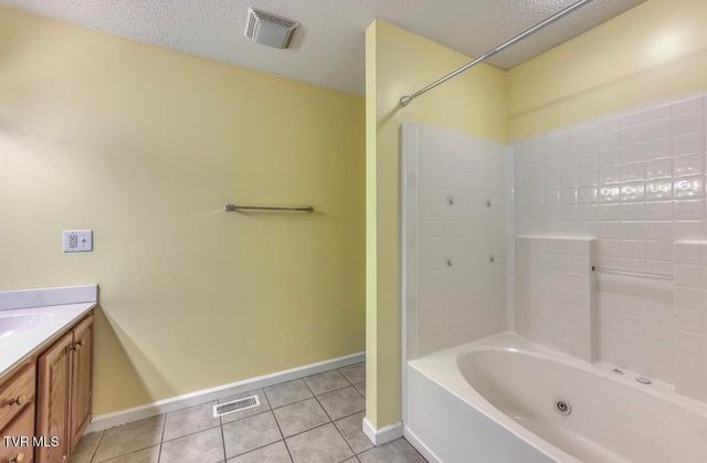 183 Royal Oaks Drive, Jonesborough, TN 37659