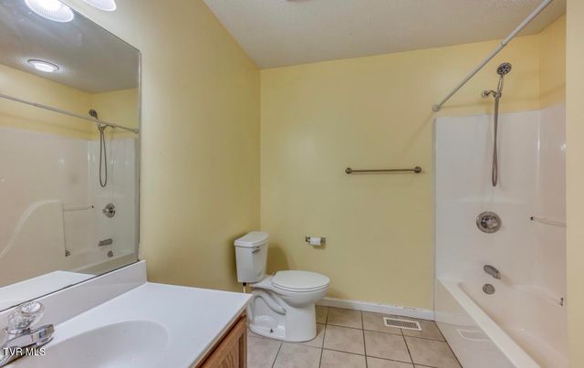 183 Royal Oaks Drive, Jonesborough, TN 37659