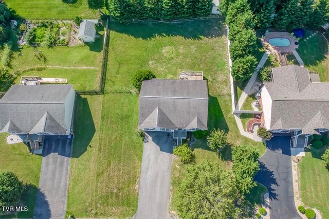 183 Royal Oaks Drive, Jonesborough, TN 37659