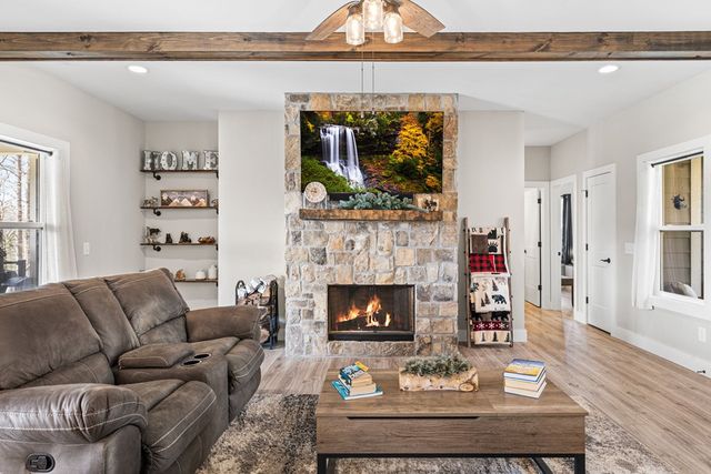 193 Mountain Harbour Drive, Hayesville, NC 28904