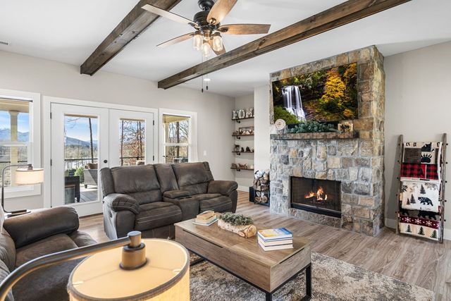 193 Mountain Harbour Drive, Hayesville, NC 28904