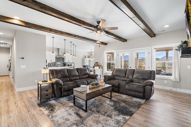 193 Mountain Harbour Drive, Hayesville, NC 28904