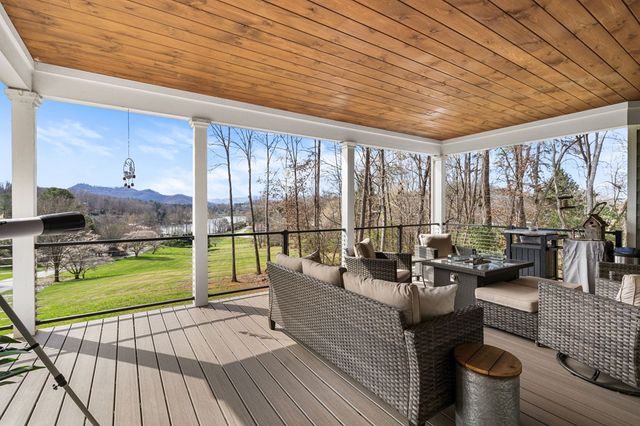 193 Mountain Harbour Drive, Hayesville, NC 28904