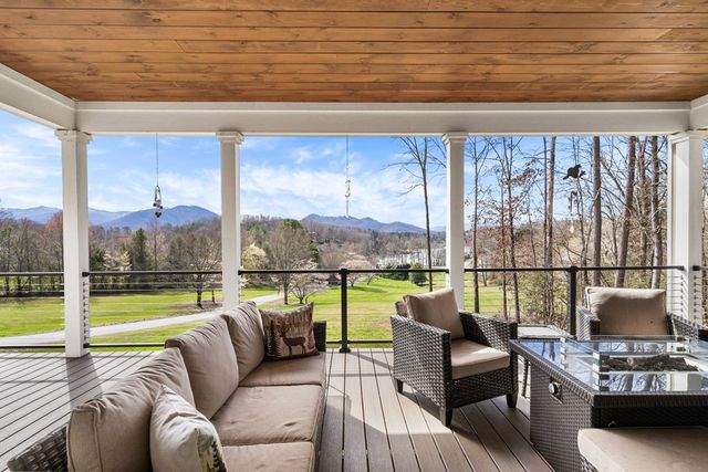 193 Mountain Harbour Drive, Hayesville, NC 28904