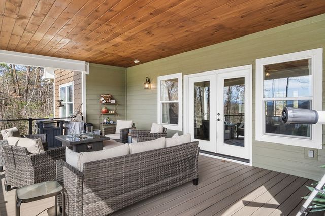 193 Mountain Harbour Drive, Hayesville, NC 28904