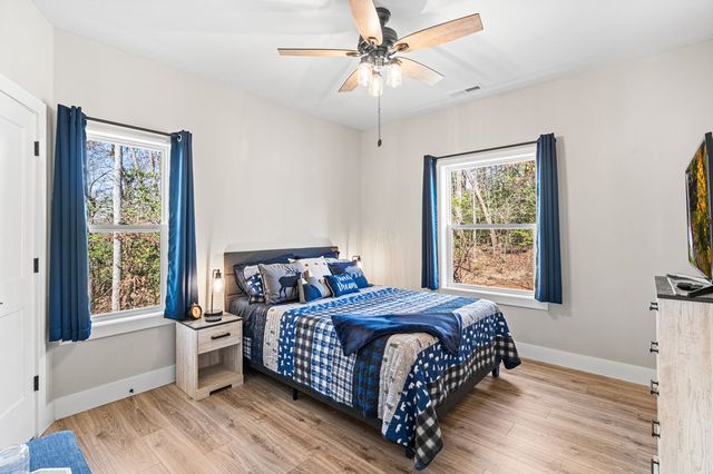 193 Mountain Harbour Drive, Hayesville, NC 28904