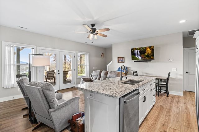 193 Mountain Harbour Drive, Hayesville, NC 28904