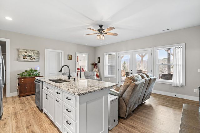 193 Mountain Harbour Drive, Hayesville, NC 28904