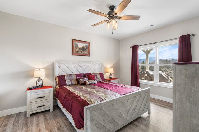 193 Mountain Harbour Drive, Hayesville, NC 28904