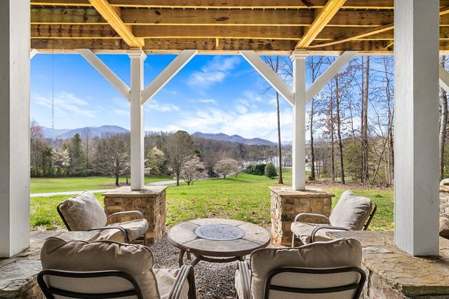 193 Mountain Harbour Drive, Hayesville, NC 28904