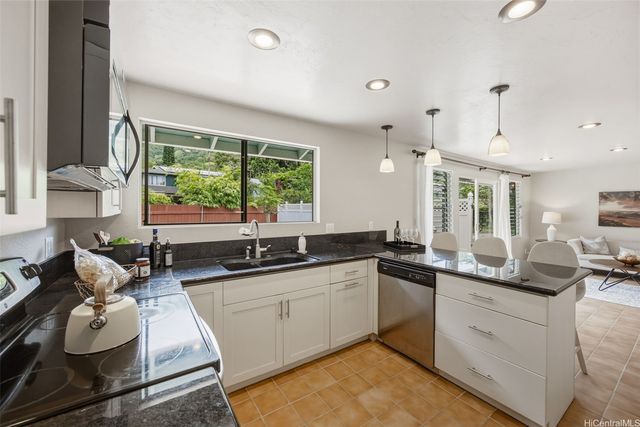 47-544 Melekula Road A, Kaneohe, HI 96744